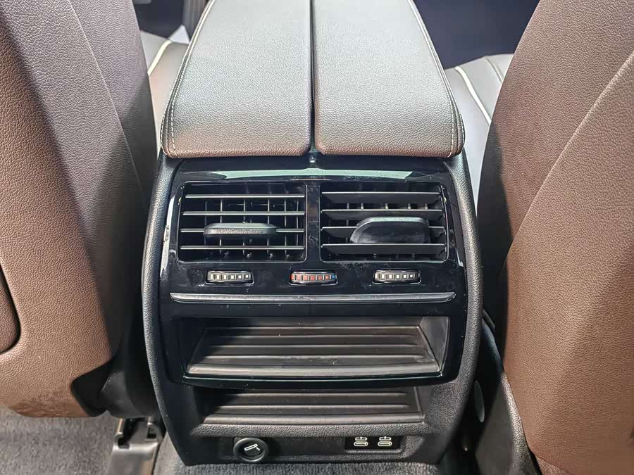 BMW 5 Series 2023 car image #10