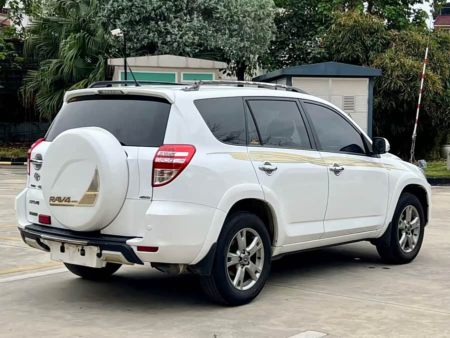 Toyota RAV4 2013 car image #10