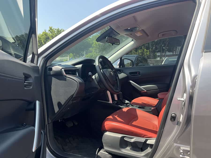 Toyota Corolla Cross 2024 immagine di auto #10