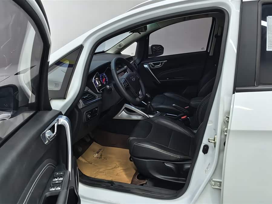 GEELY 2019 car image #10