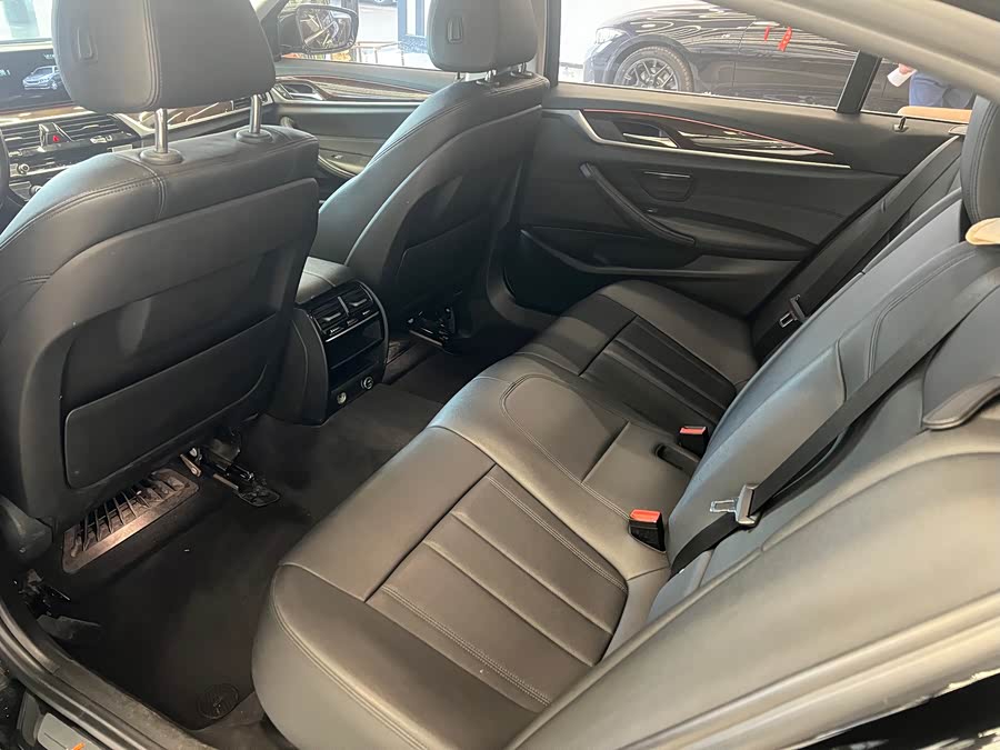 BMW 5 Series 2018 #10 BMW 5 Series 2018 car image #10