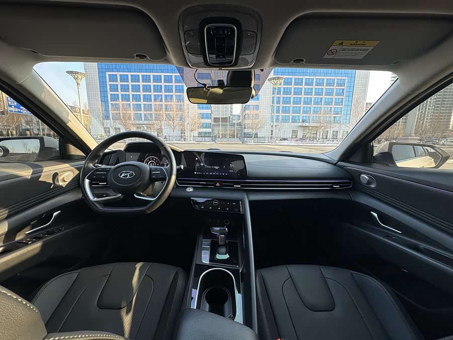 Hyundai Elantra 2021 immagine di auto #10