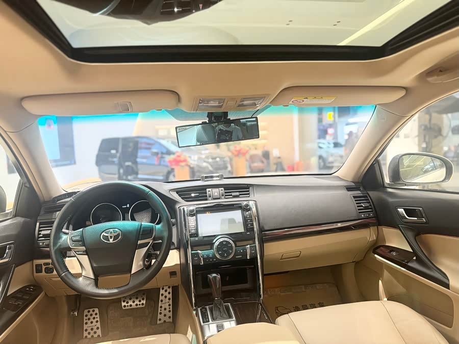 Toyota Reiz 2013 immagine di auto #10