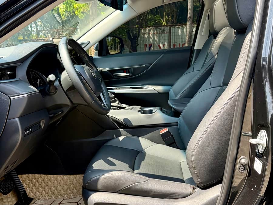 Toyota Venza 2023 car image #10