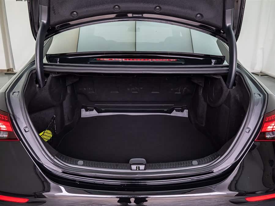 Mercedes-Benz E Class 2023 car image #10