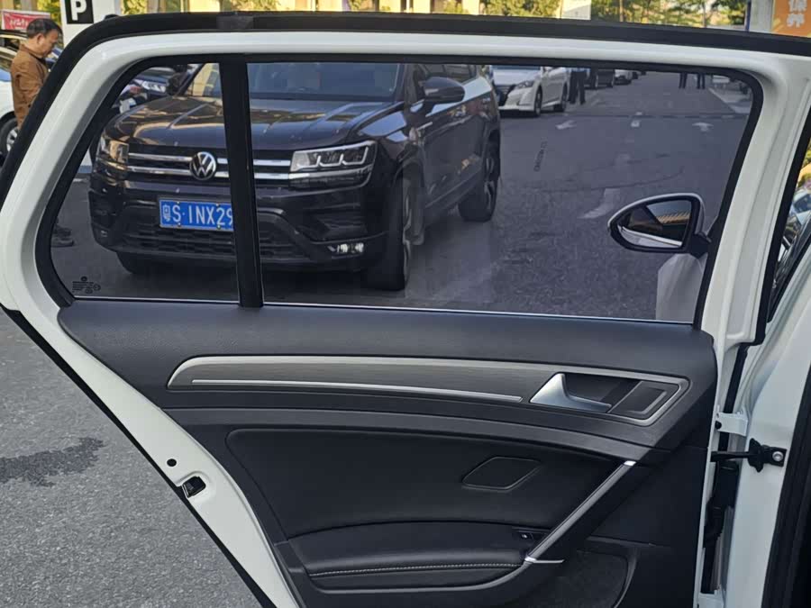 Volkswagen Golf 2016 car image #10