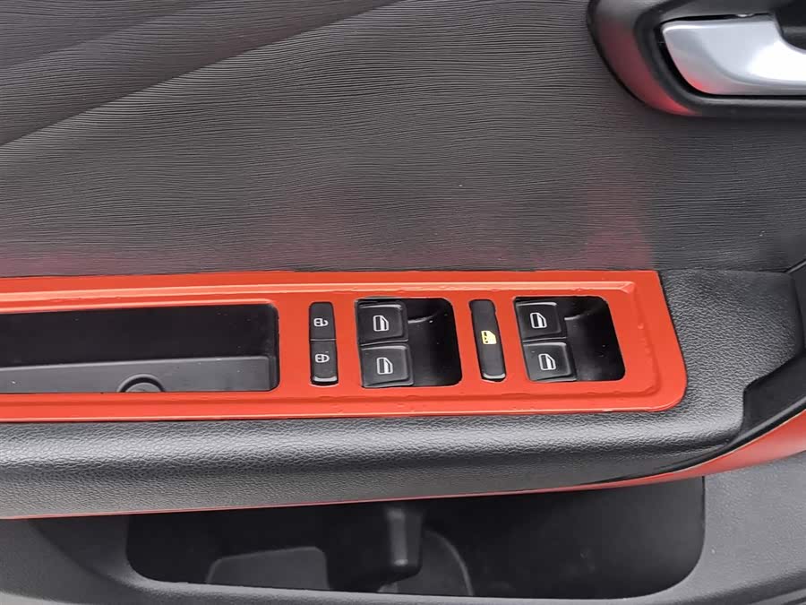 X70M 2020 car image #10