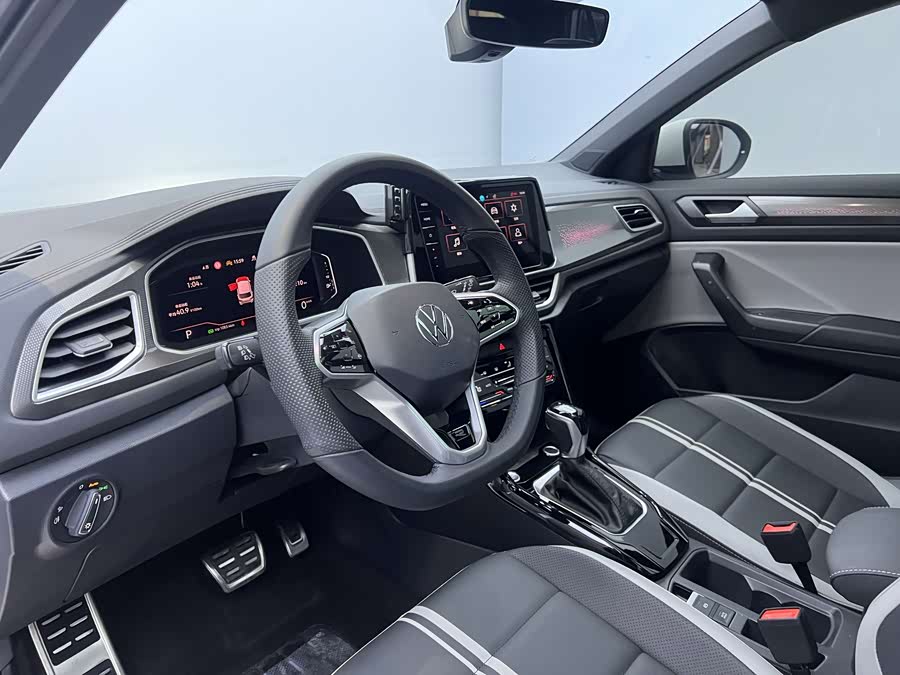 Volkswagen T-Roc 2024 #10 Volkswagen T-Roc 2024 car image #10