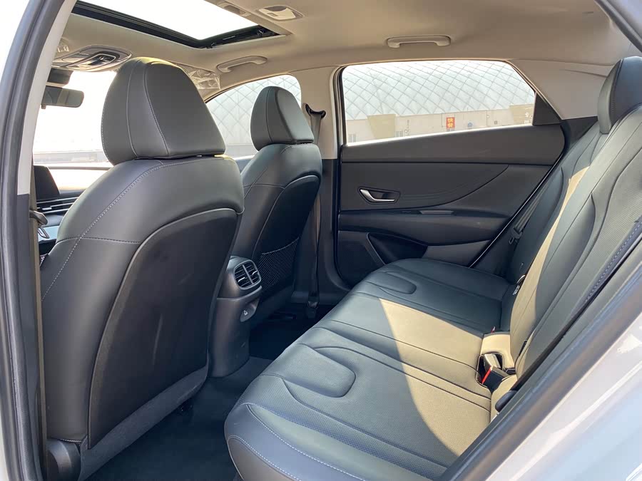 Hyundai Elantra 2022 car image #10