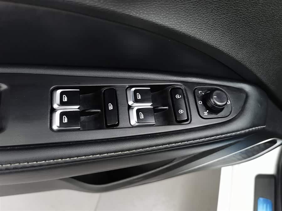 GEELY Emgrand 2019 car image #10