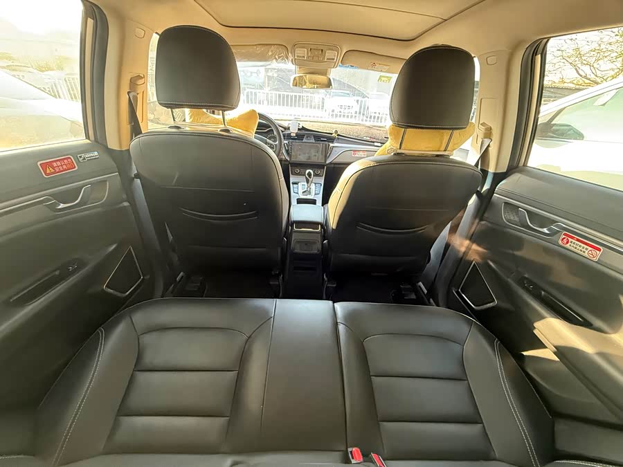 GEELY Emgrand GS 2019 car image #10