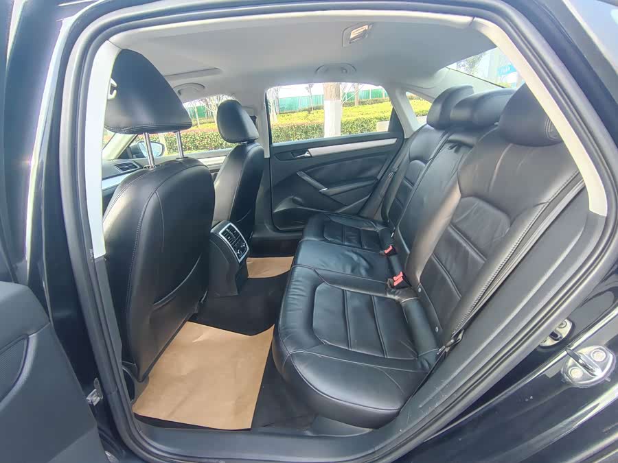 Volkswagen Passat 2013 car image #10