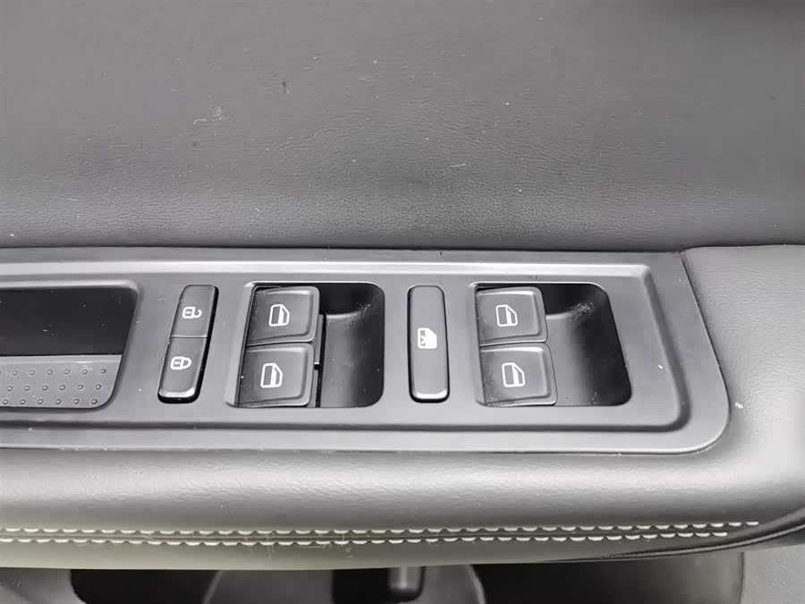 X70M 2022 immagine di auto #10