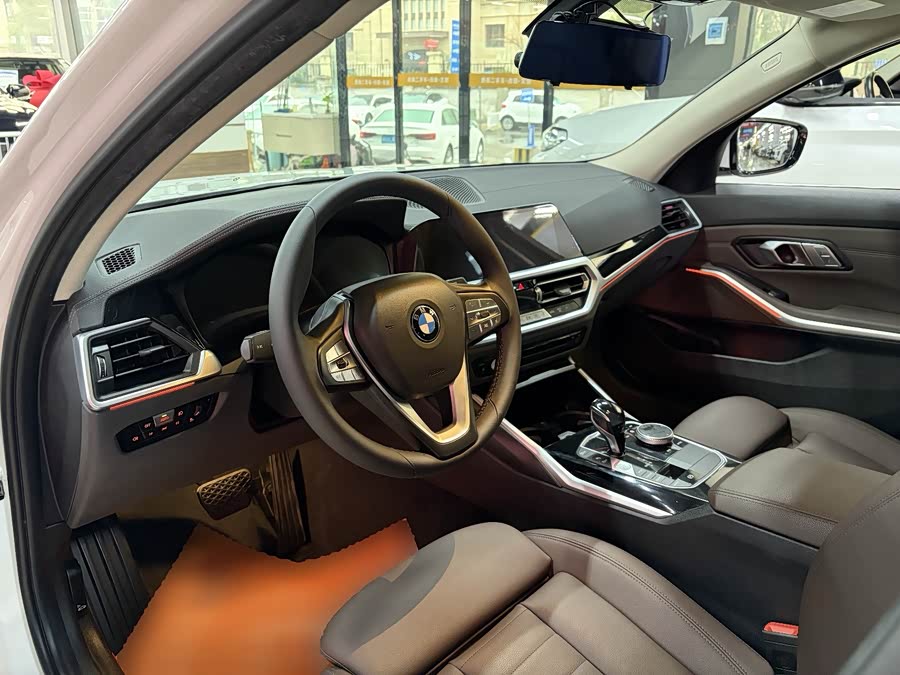 BMW 3 Series 2019 #10 BMW 3 Series 2019 car image #10