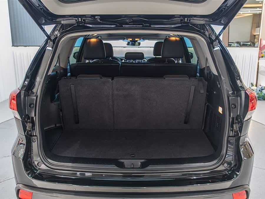 Toyota Highlander 2021 car image #10