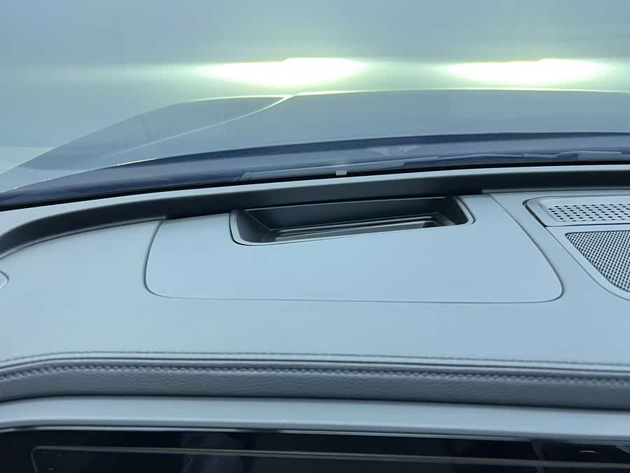 Volkswagen Passat 2025 car image #10