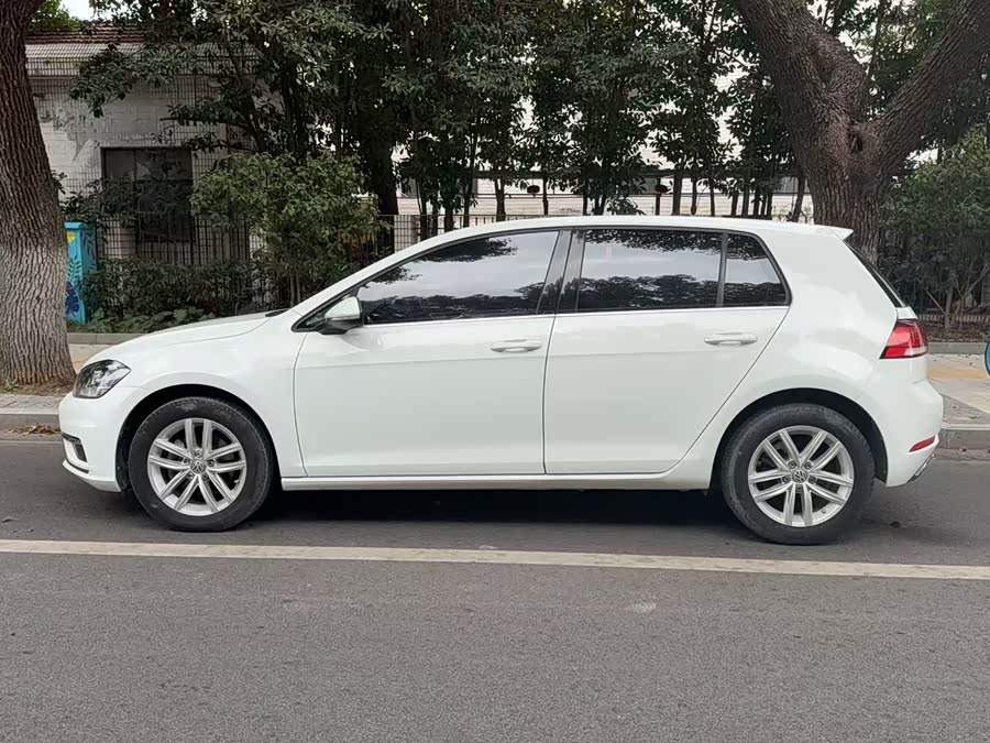 Volkswagen Golf 2015 car image #10