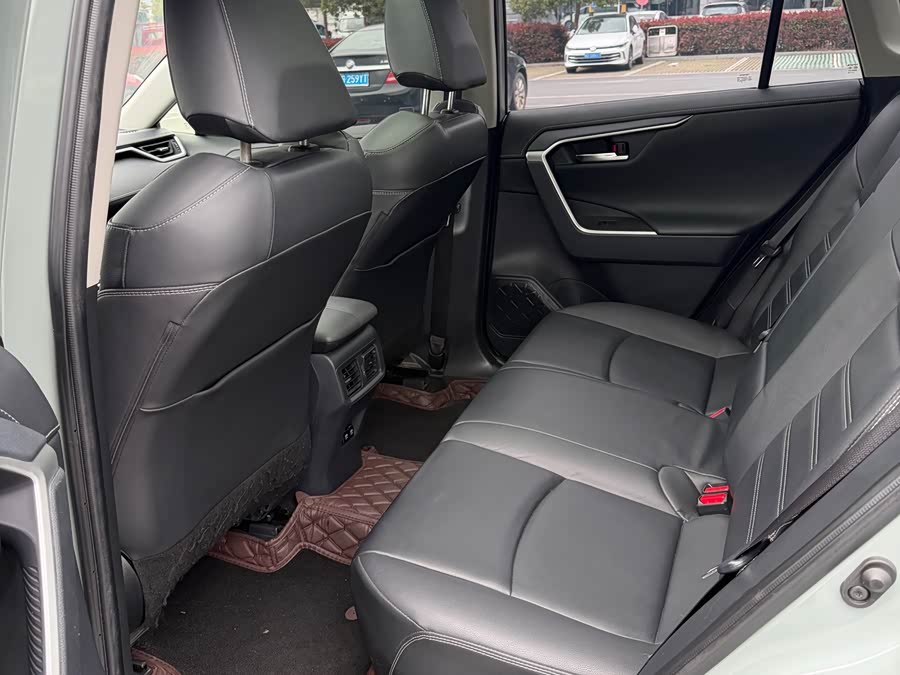 Toyota RAV4 2020 car image #10