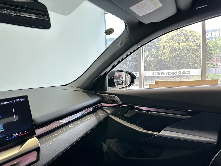 BMW 5 Series 2025 car image #10