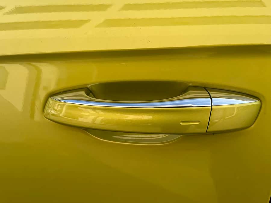 Volkswagen T-Roc 2023 car image #10