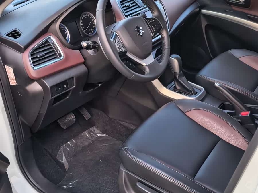 Suzuki SX4 S-CROSS 2018 imagem de carro #10