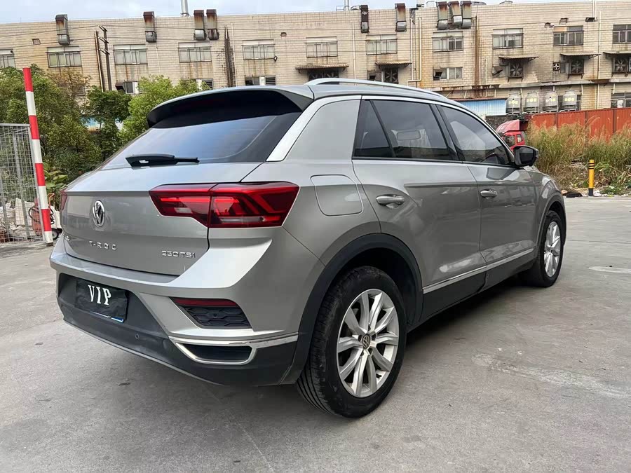 Volkswagen T-Roc 2020 car image #10
