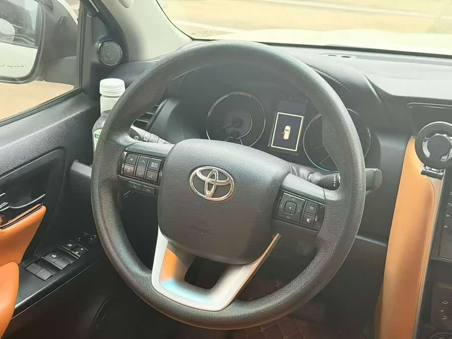 Toyota Fortuner 2019 car image #10