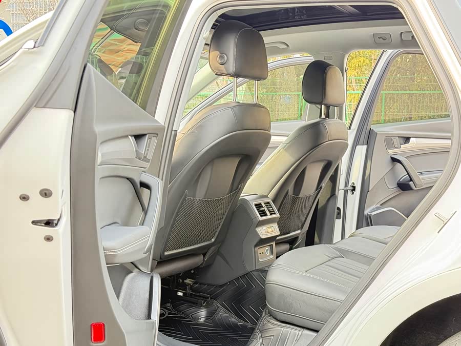 Audi Q5L 2020 صورة سيارة #10