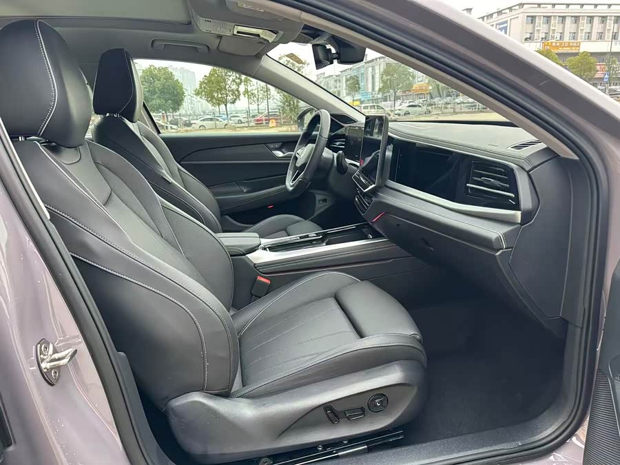 Volkswagen Passat 2024 صورة سيارة #10