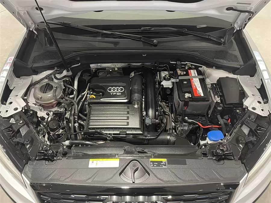 Audi Q2L 2020 car image #10