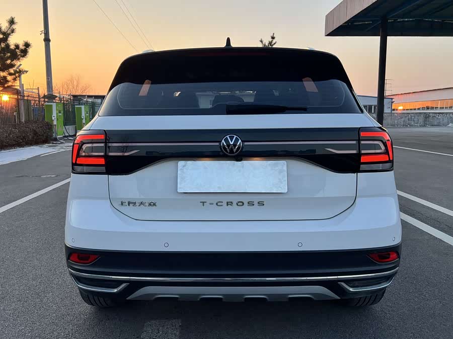 Volkswagen T-Cross 2021 #10 Volkswagen T-Cross 2021 car image #10