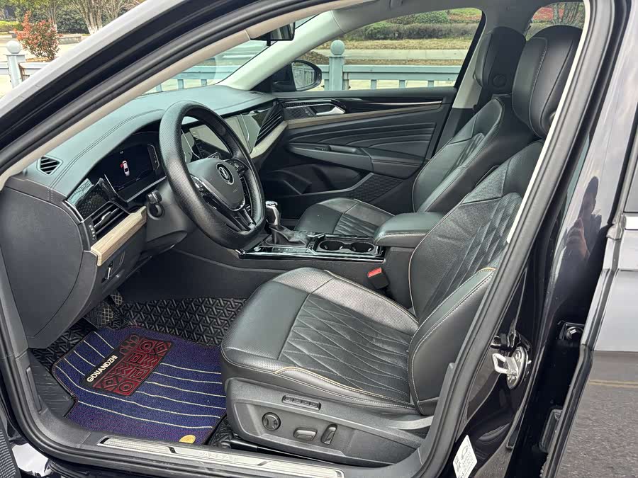 Volkswagen Passat 2021 car image #10