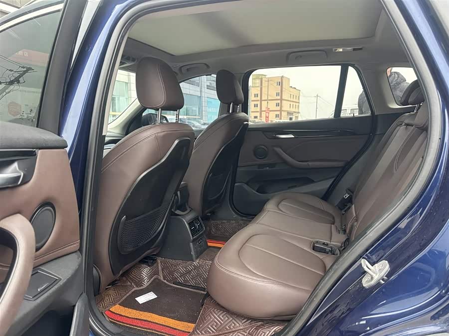 BMW X1 2020 car image #10
