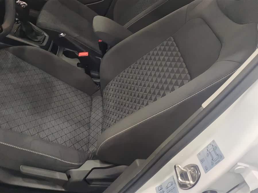 Volkswagen T-Cross 2022 #10 Volkswagen T-Cross 2022 car image #10