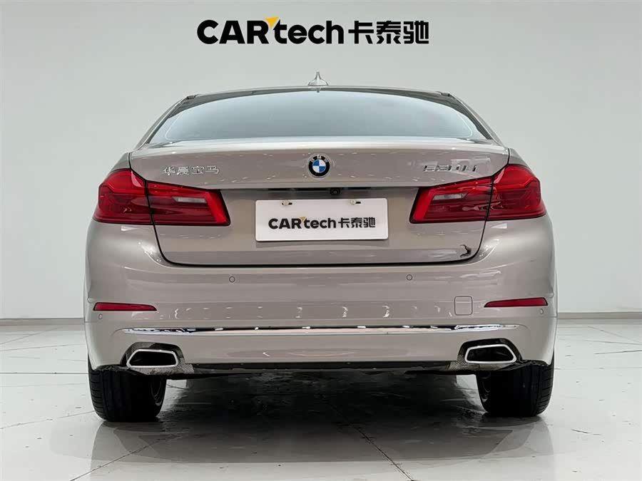 BMW 5 Series 2018 imagem de carro #10