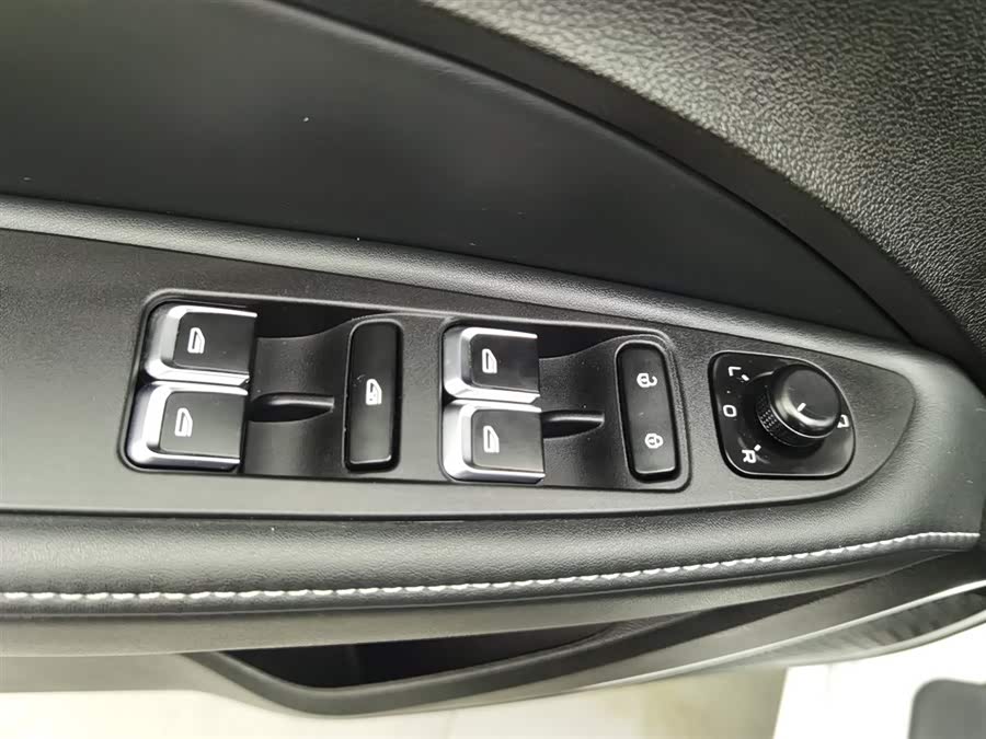 GEELY Emgrand 2018 car image #10