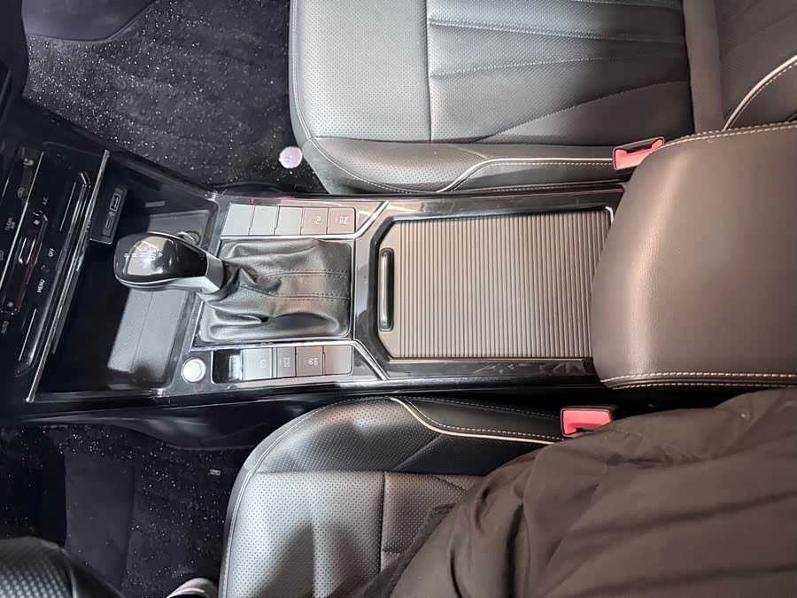 Volkswagen Passat 2022 صورة سيارة #10