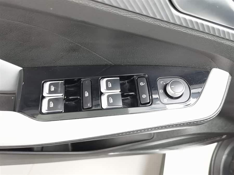 GEELY Binray 2023 car image #10