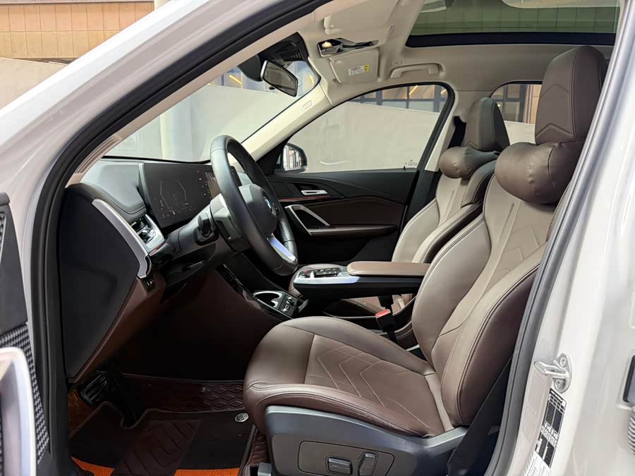 BMW X1 2023 car image #10