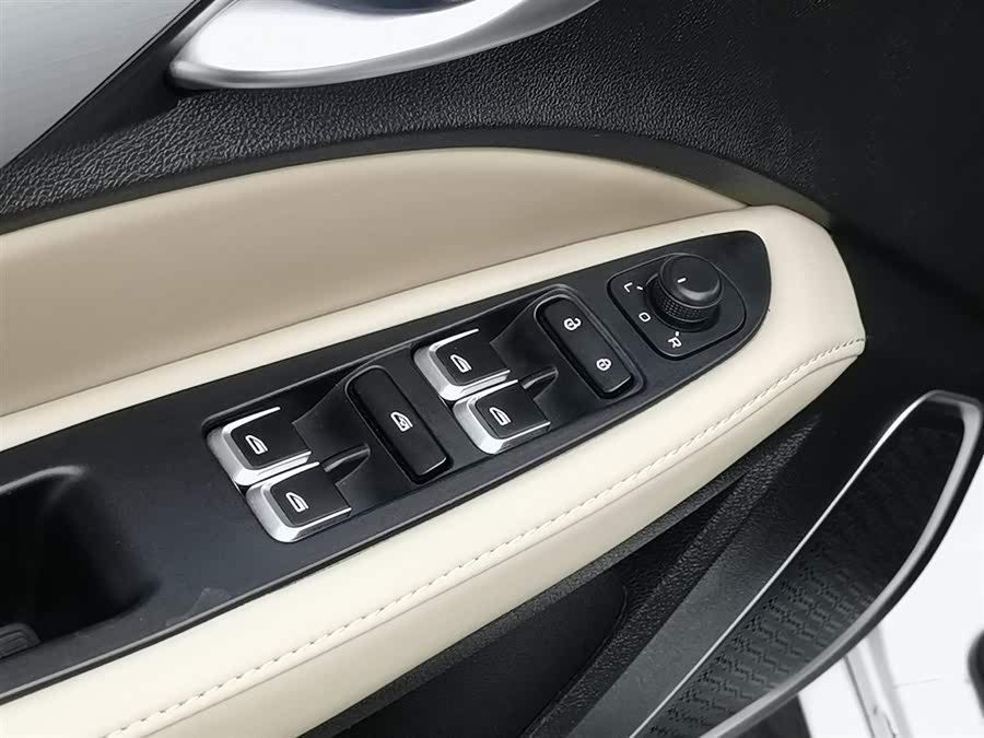 GEELY Emgrand 2019 car image #10