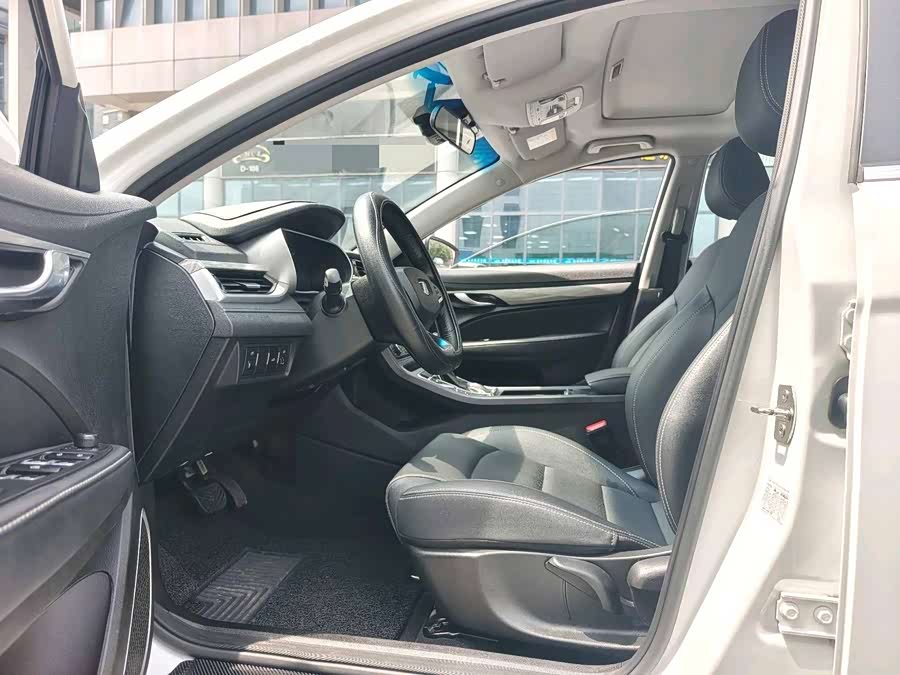 GEELY Emgrand 2019 car image #10