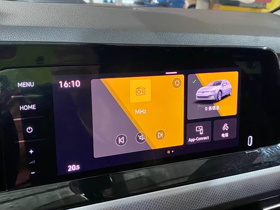 Volkswagen Golf 2021 car image #10