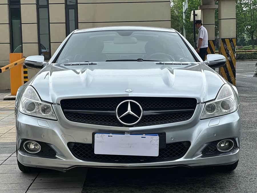 Mercedes-Benz SL Class 2010 car image #10