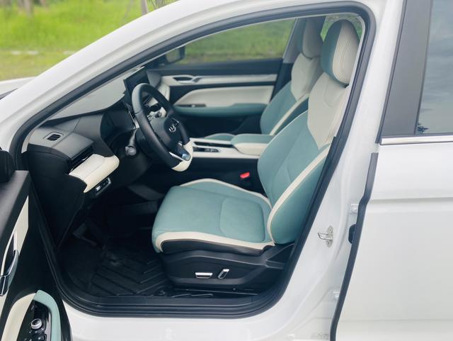 GEELY Emgrand L HiP 2023 immagine di auto #10