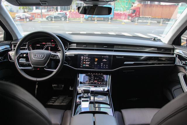 Audi S8 2022 immagine di auto #10