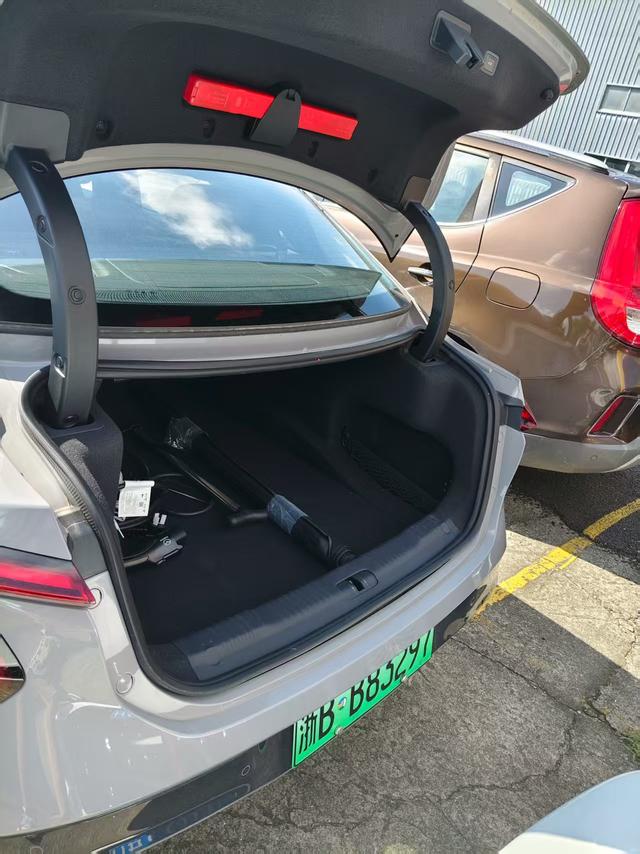 HongQi EH7 2024 #10 HongQi EH7 2024 car image #10