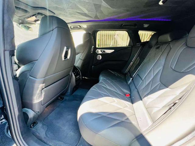 BMW XM 2025 car image #10