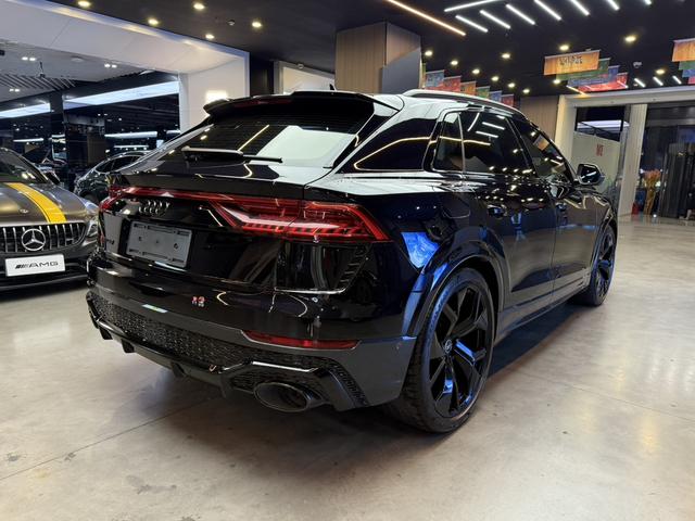 Audi RS Q8 2021 car image #10