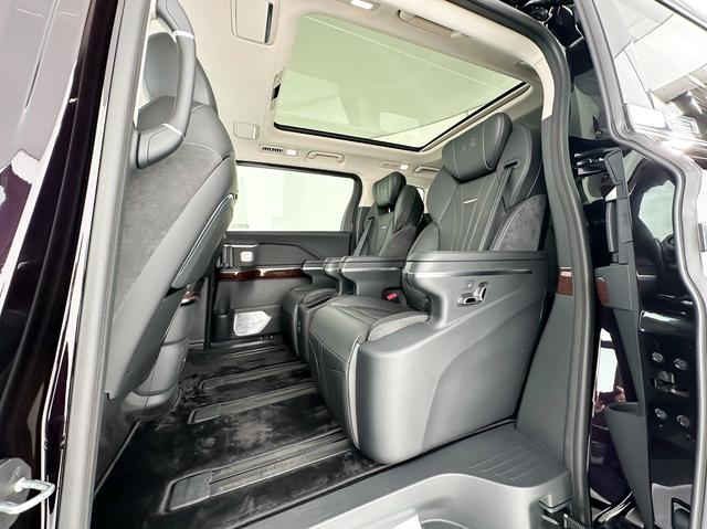 HongQi HQ9 2023 car image #10