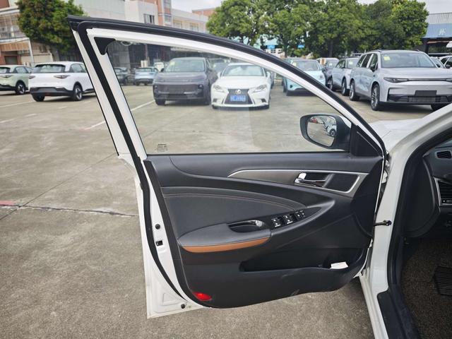 Changan EadoPHEV 2018 immagine di auto #10